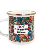 Mug de peltre esmaltado de 300 ml. Un clásico colombiano ideal para bebidas calientes o frías, con un diseño inspirado en los colibries de Colombia.