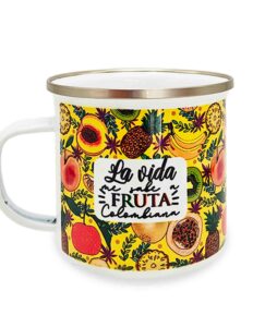 Mug de peltre esmaltado de 300 ml. Un clásico colombiano ideal para bebidas calientes o frías, con un diseño inspirado en frutas típicas Colombianas