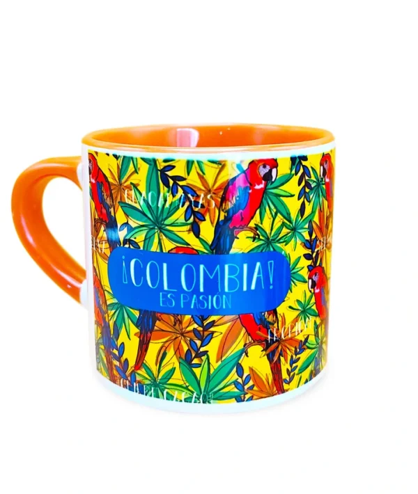 Mini mug de cerámica ilustrado inspirado en las Guacamayas colombianas.
