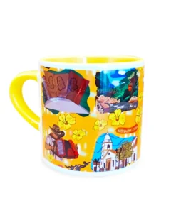 Mini mug color de cerámica ilustrado inspirado en Valledupar, Colombia.